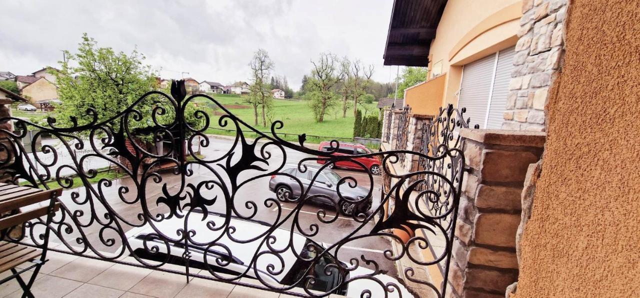 Hotel Samarin Crnomelj Экстерьер фото