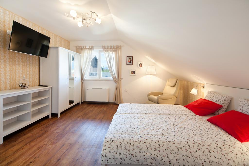 Hotel Samarin Crnomelj Экстерьер фото